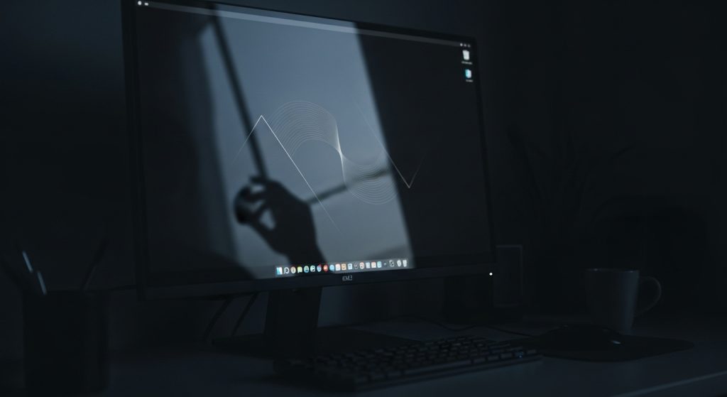 Aesthetic Black Wallpapers for PC | Minimalist & Stylish Desktop Backgrounds 10 Elegant PC setup with glowing black wallpaper background.
