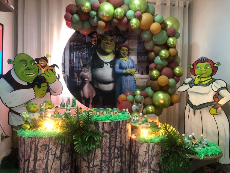A Shrek-themed birthday party brings laughter, adventure, and imagination to life. Inspired by the beloved DreamWorks movie, this theme transforms an ordinary celebration into a magical swamp filled with fairy tale fun.