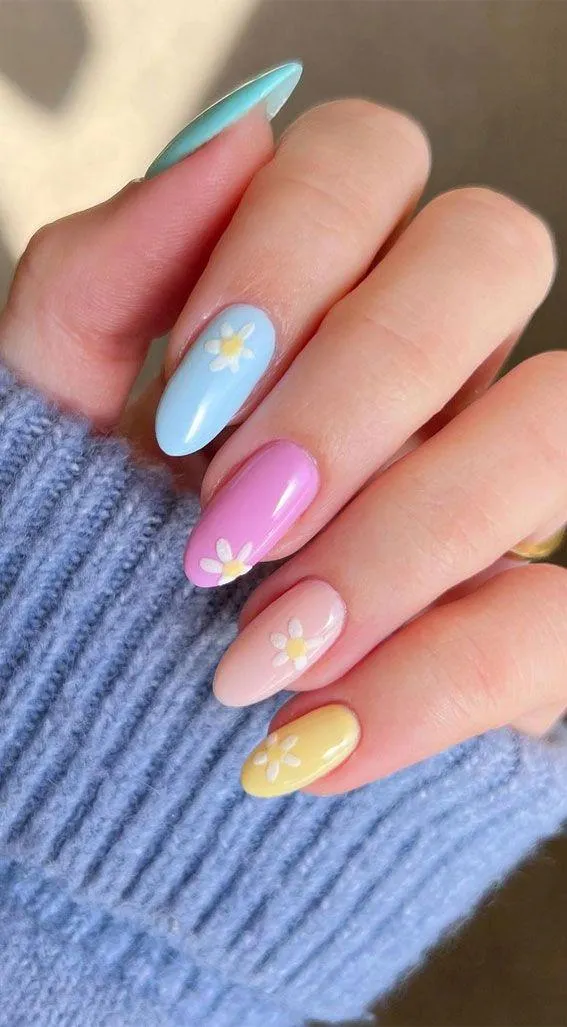Gorgeous Floral Nail Ideas That Turn Every Spring Manicure Into a Work of Art