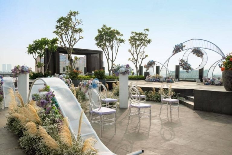 27 Elegant Rooftop Wedding Reception Themes Couples Love in 2026