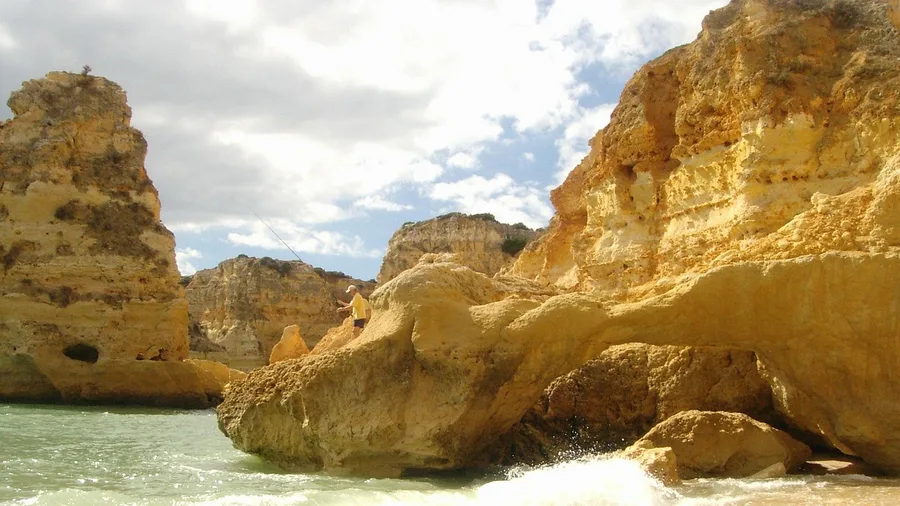 Best Beaches in the World Ranked By Locals 5 Praia da Marinha, Algarve: Clifftop Walk