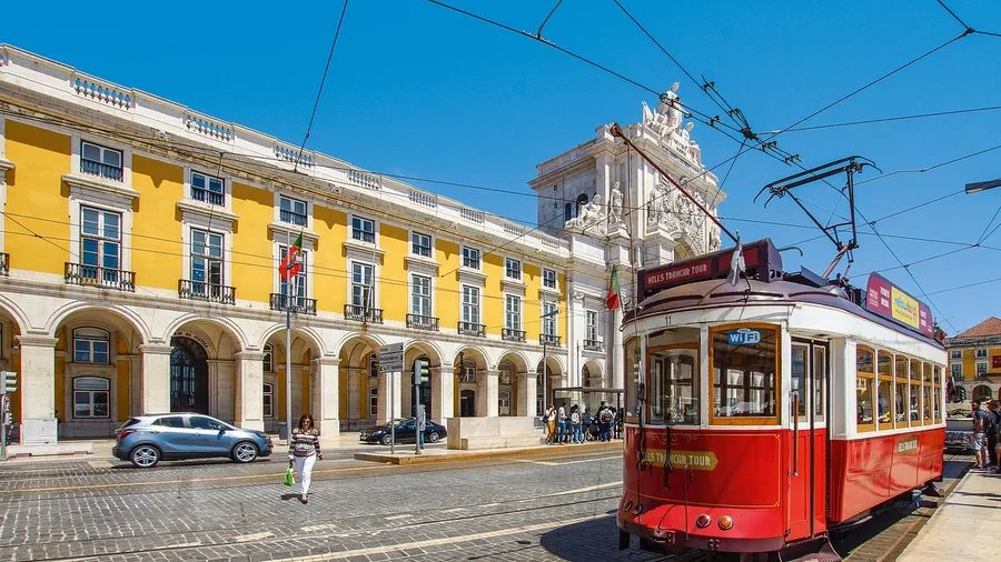 Portugal: D8 visa, $2,300/month
