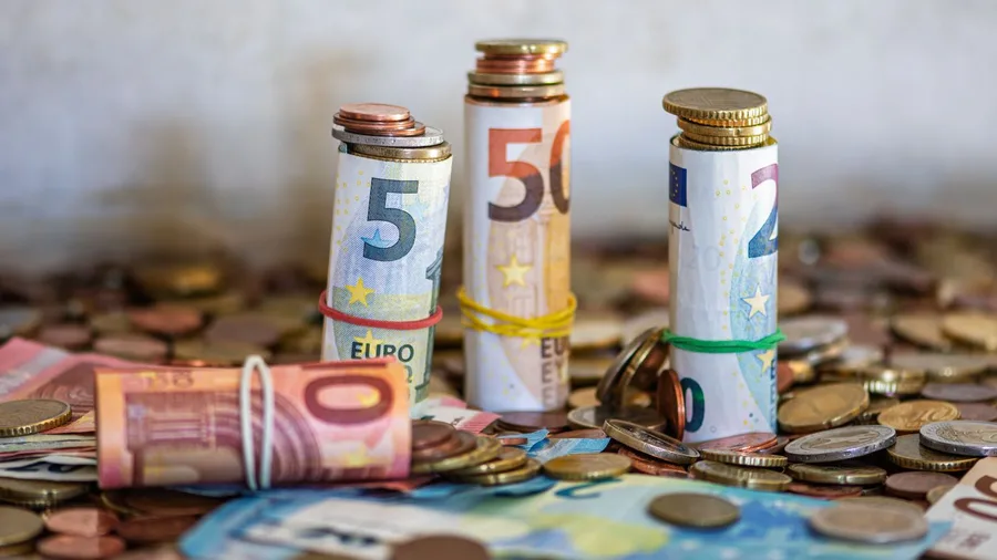 10 Best Countries to Live and Work in 2026 (Jobs + Salaries $) 13 Ireland: Good Pay, Housing Is the Squeeze