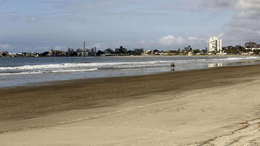 Salinas, Ecuador: Pacific Views, Dollar Economy