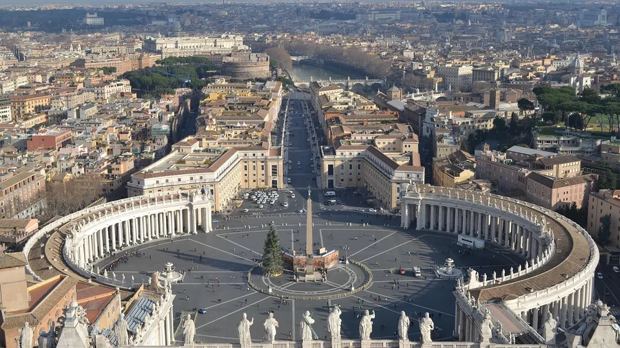 I Spent 24 Hours in the World's Smallest Country 3 Entering Vatican City: Less a Border, More a Landmark