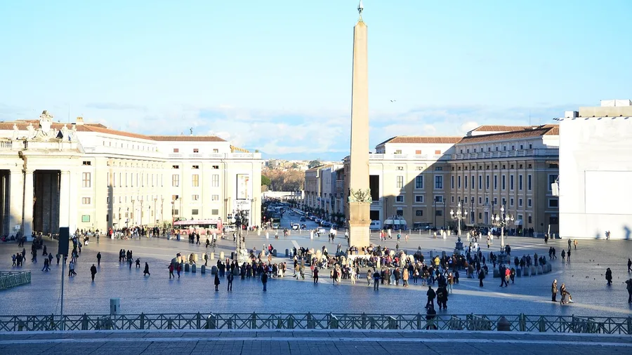 I Spent 24 Hours in the World's Smallest Country 4 Navigating Daytime Crowds with Strategic Planning