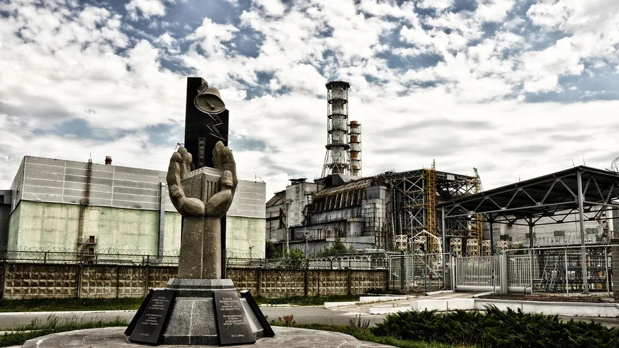 Living in Chernobyl's Exclusion Zone | Who Still Calls It Home 11 A tour shows monuments, not residents' private homes