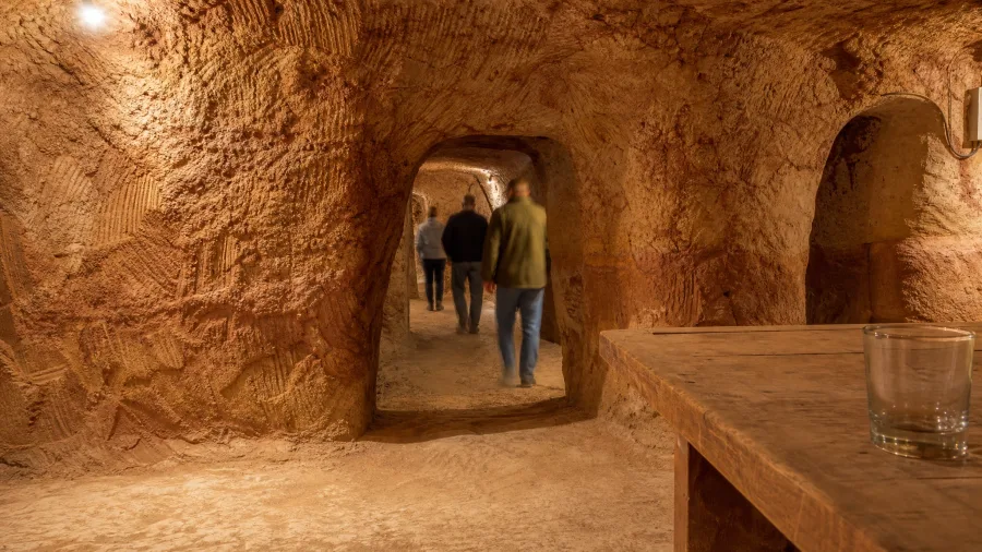 Coober Pedy, Australia: Subterranean Isolation from Solar Cues