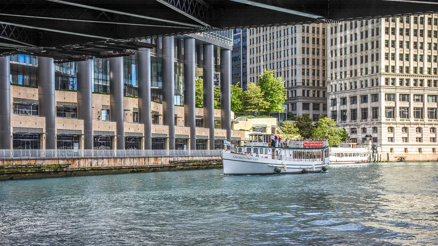 Top 25 Places To Visit In The USA 16 Take the Architecture Boat Tour in Chicago