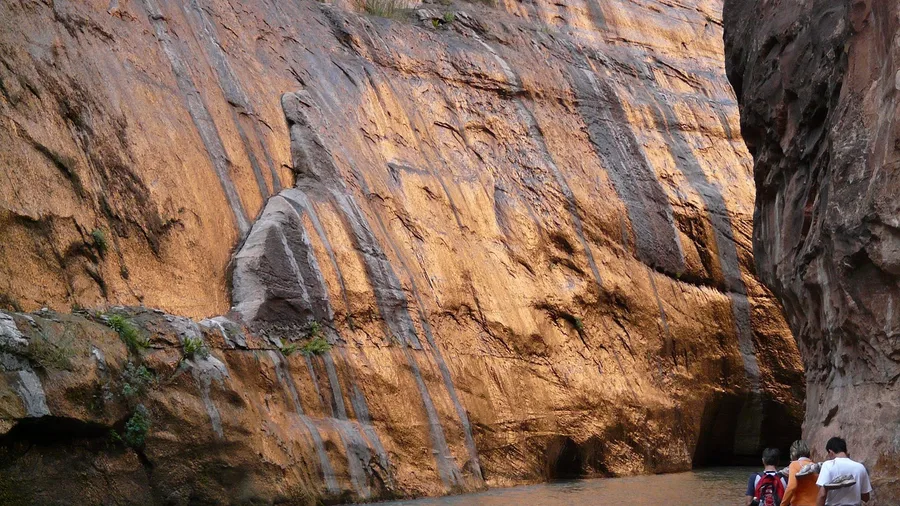 Top 25 Places To Visit In The USA 19 Ride the Shuttle Through Zion National Park