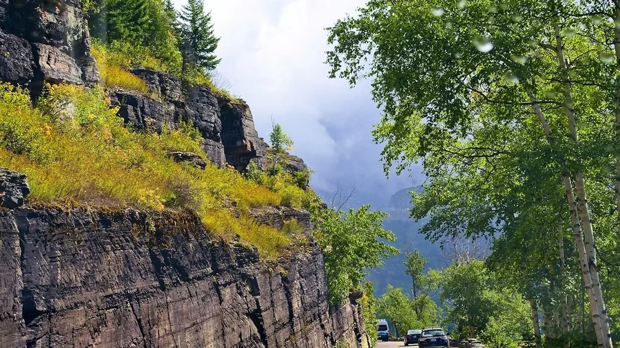Top 25 Places To Visit In The USA 20 Drive Going-to-the-Sun Road in Glacier